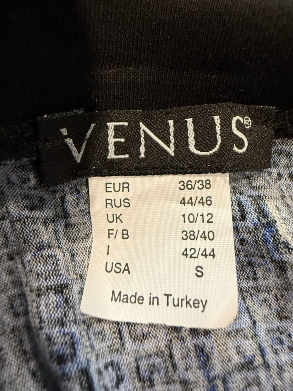 VENUS Black and Blue V‑Neck Print Dress - Picture 4 of 7
